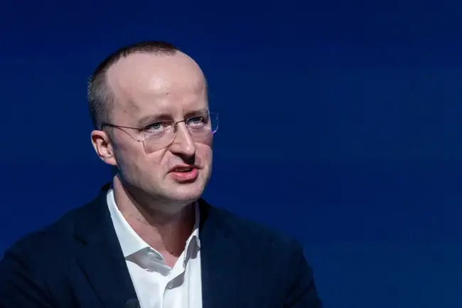 Crypto.com 創辦人砸 7 千萬美元買下「ai.com」！上線後大當機數小時