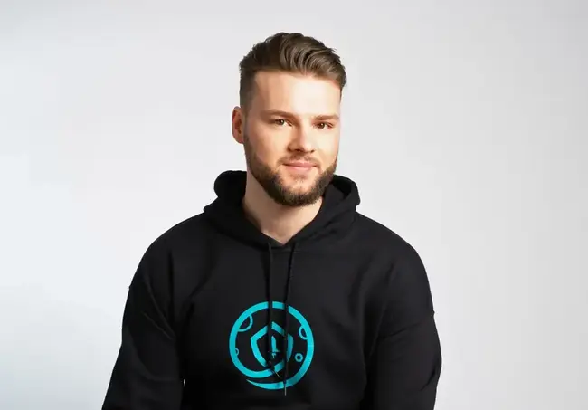 挪用 900 萬美元公款揮霍！SafeMoon 前 CEO 涉詐欺遭判刑 8 年