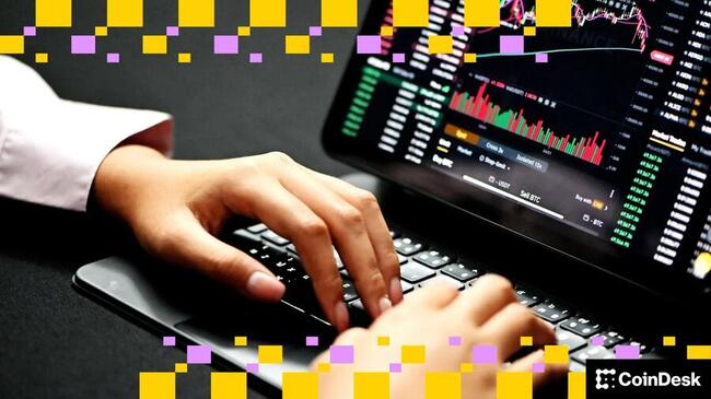 Le Bitcoin oscille autour de 68 000 $, DOGE et ETH reculent alors que l'incertitude tarifaire pèse sur les actifs à risque