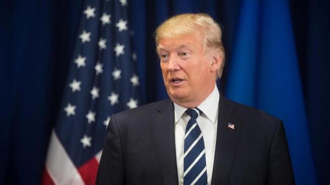 Агресивните ходове на Тръмп с митата потопиха още биткойн