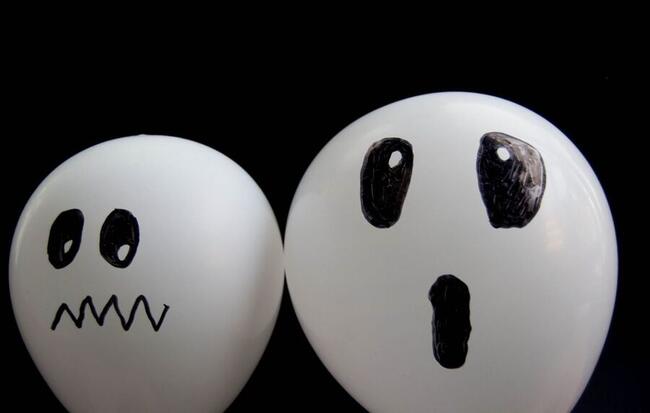 ETH, SOL, XRP продолжают снижение на фоне распродажи, вызванной опасениями вокруг ИИ, что нарушает состояние рисковых рынков