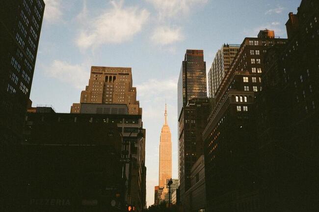 Крипто Лонг и Шорт: Когда опционы на ETF начинают влиять на биткойн