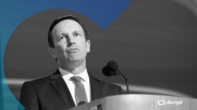 The senator has slammed predictions markets betting on war in the Middle East, accusing White House officials of corruption.