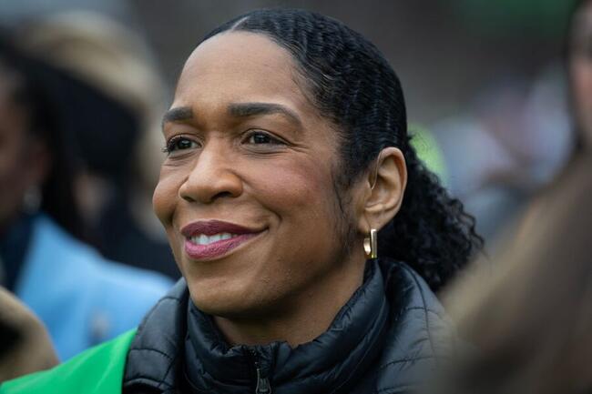 Стреттон перемагає на праймеріз Сенату Іллінойсу, здолавши підтримуваного криптовалютою Крішнамурті