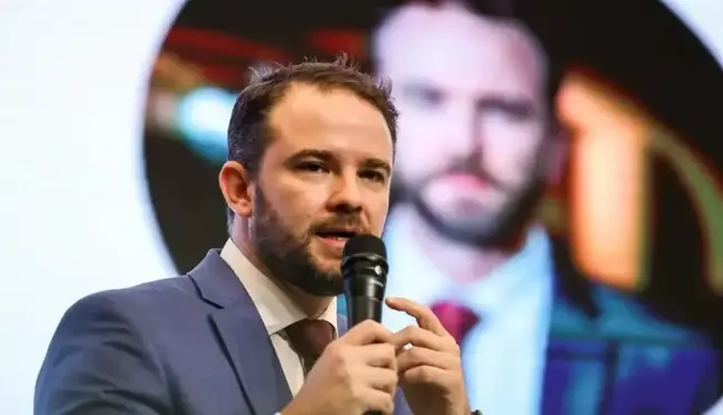 Novo ministro da Fazenda irá adiar consulta pública sobre IOF em operações com criptomoedas, diz Reuters