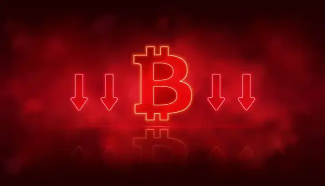 Bitcoin cai para US$ 68 mil após Trump dar ultimato sobre Estreito de Hormuz