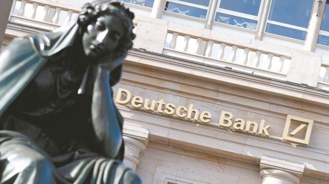 Były pracownik Deutsche Bank kłamał inwestorom – grozi mu 30 lat więzienia!