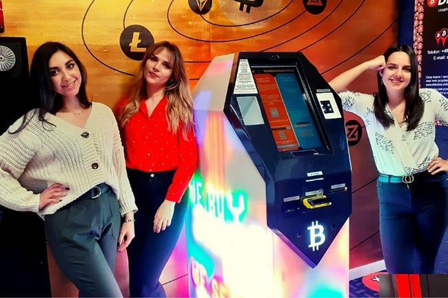 Cajero Bitcoin en Madrid saca dinero para los clientes
