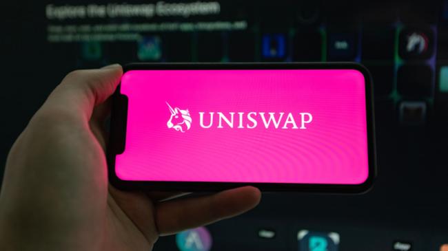 Uniswap-transacties Passeren 200 Miljoen, Decentraland $MANA en Borroe.Finance Zijn De Topaankopen voor 2024
