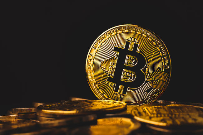 Bitcoin vs. Gold: BTC-Kurs von 640.000 $ in Aussicht?