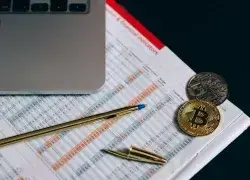 Bitcoin at $1.6M by 2036? Bitwise’s Case Rests on Gold
