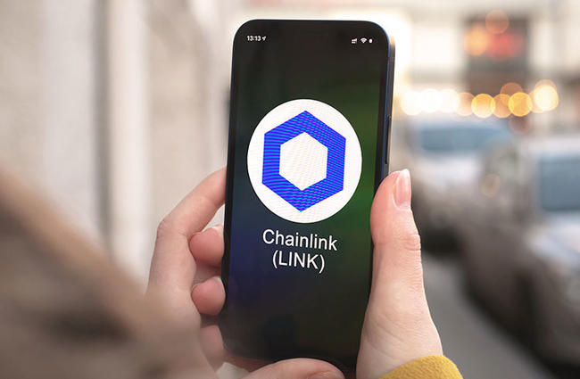 Chainlink (LINK): preço cai 4% e apresenta níveis chave para observação
