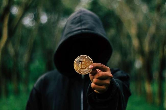 Satoshi Nakamoto su X: svelata l’identità del creatore di Bitcoin sul social