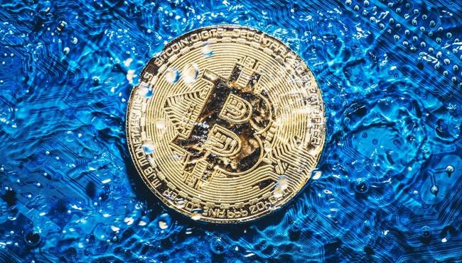 Bitcoin netwerk blijkt dorstig: 1 zwembad per transactie