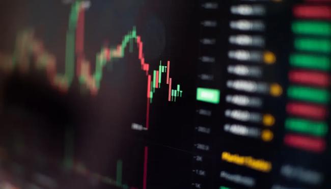 El precio de Bitcoin supera los $42.000, Solana cae con fuerza