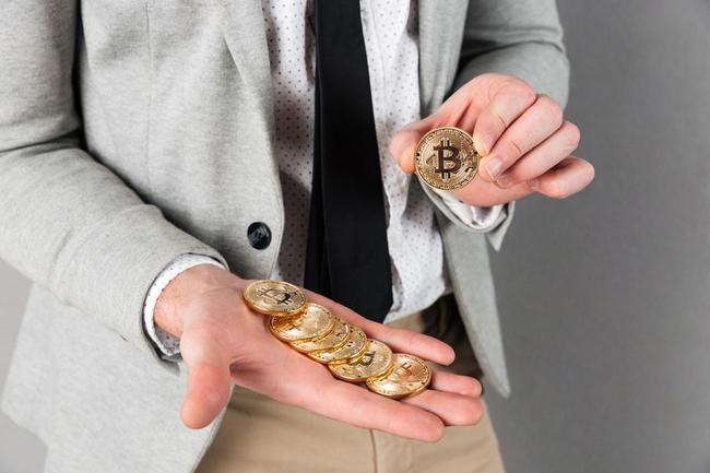 Investidor diz ter deixado esposa para comprar Bitcoin