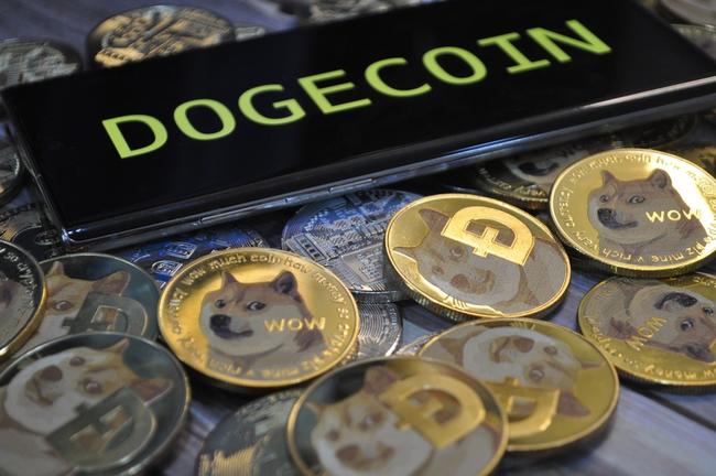 Dogecoin News: DOGE feiert 10. Geburtstag mit beeindruckendem Comeback