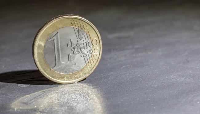 Stablecoin crypto stijgt plotseling 200%, Binance grijpt in