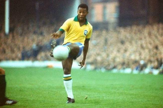 Ex-mulher e filhos de Pelé lançam banco de criptomoedas, mas empresa já enfrenta questionamentos