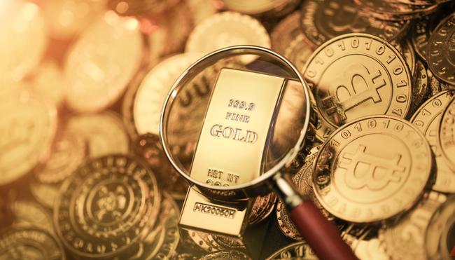Continúan las turbulencias económicas, ¿seguirá subiendo el oro?