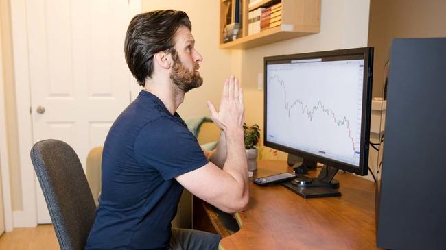 Bitcoin e outras criptomoedas caem, liquidando R$ 2 bilhões de traders