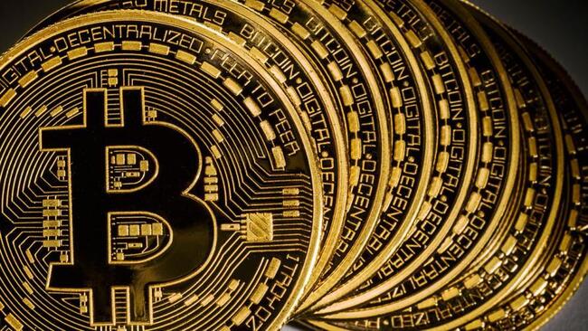 Cena kryptoměny bitcoin dnes překonala 65.000 dolarů