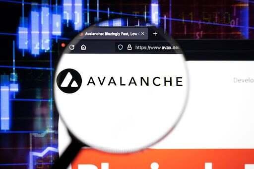 Avalanche (AVAX) e Shiba Inu (SHIB) mostrano azioni di prezzo positive; nuova criptovaluta AI in rialzo
