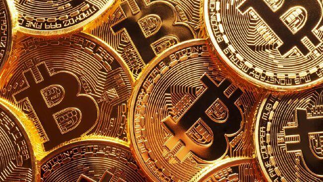 Bitcoin klesá třetí den v řadě a má za sebou velmi špatný měsíc