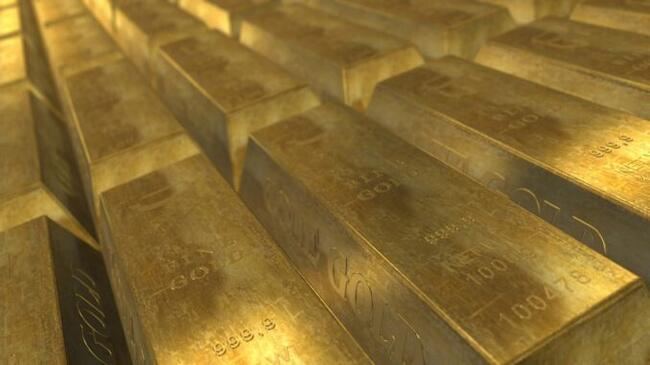 26 % der Fondsmanager halten Gold derzeit für überbewertet, während deutsche Privatanleger weiterhin investieren und hochzufrieden sind