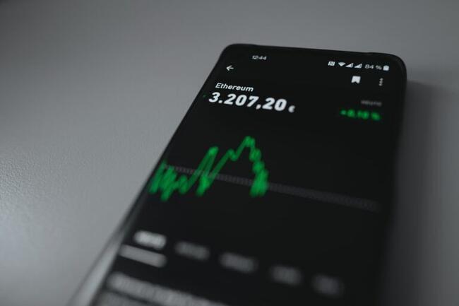 Standard Chartered Maintains $8,000 ETH Price Target as it Expects Green Light for Ether ETFs This Week