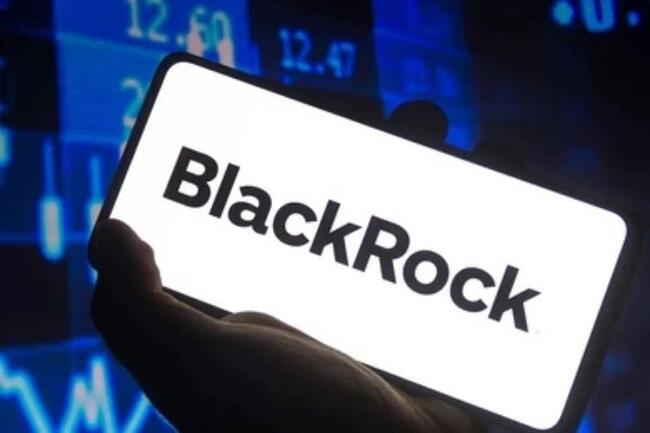 BlackRock Bitcoin ETF Grabs Spotlight With $290M Inflow, Outshines Rivals