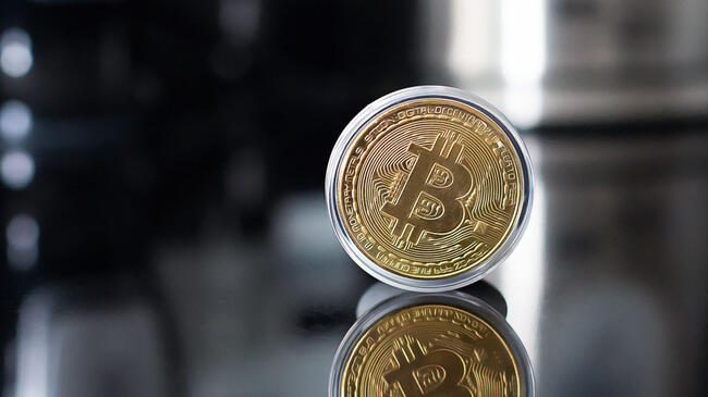 Bitcoin Se Acerca a los $70,000 Mientras los Inversores Permanecen Curiosos