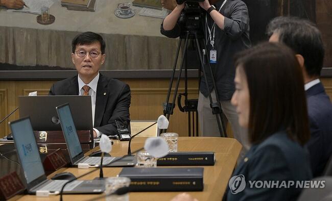 “한국은행 3분기 금리인하 어려워” …전망 늦추는 투자은행들