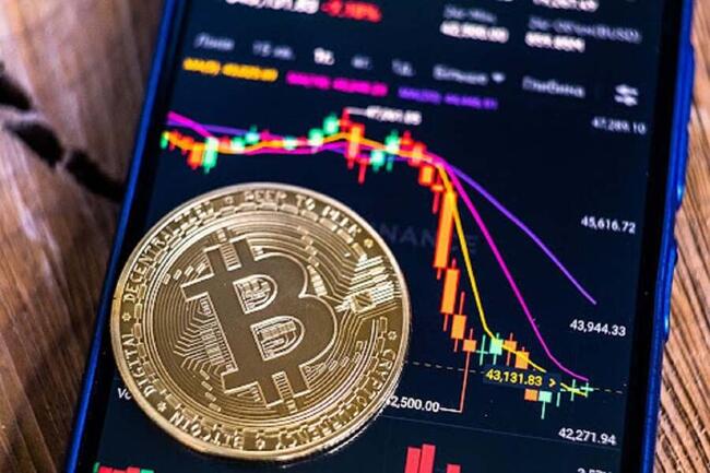 El Bitcoin se Prepara para una Ruptura Importante hacia los $75.000, según los Principales Criptoanalistas