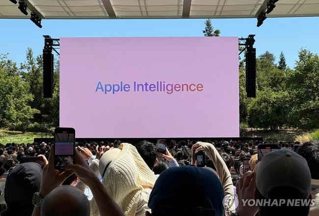 “애플, 자사 기기에 구글 AI 모델 제미나이 탑재 9월 발표”
