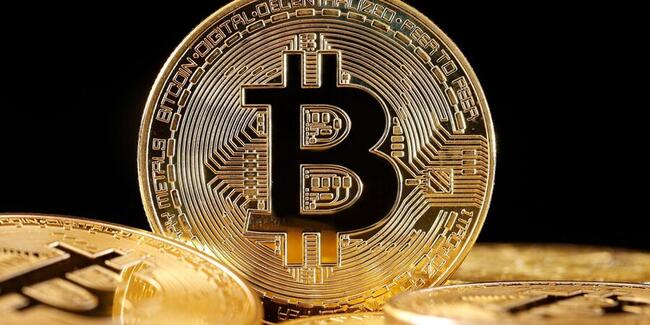 Bitcoin duikt onder de $55.000: dat kan de voorbode zijn voor een sterkere correctie, volgens analist