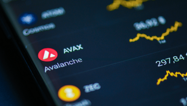 Avalanche (AVAX) koers keert dankzij steun van financiële instellingen