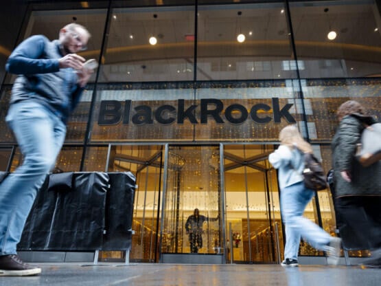 Sprememba strategije: BlackRock priporoča naložbo v bitcoin