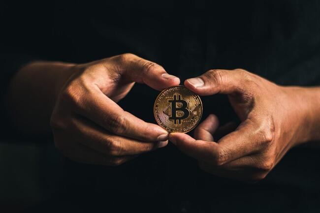 Slapende Bitcoin-wallet uit 2011 ontwaakt: 100 BTC verplaatst