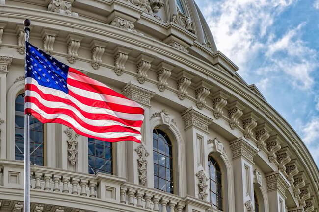 Lawmakers Pushing Ahead on Stablecoin, Crypto Market Structure Bills