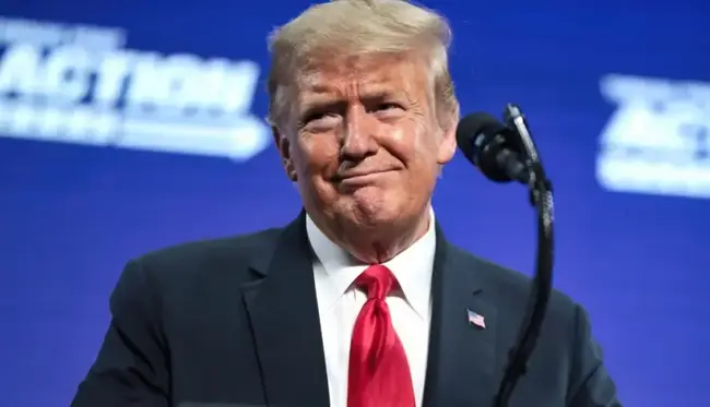 Trump critica presidente do Fed por demora em cortar juros: “Demissão não pode vir rápido o suficiente”
