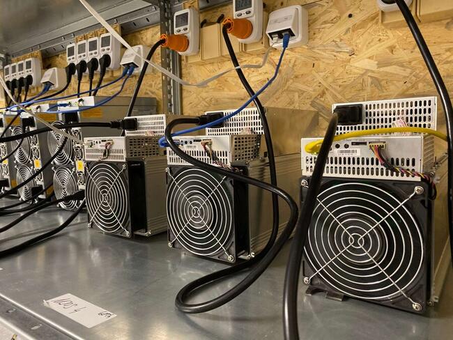 Így kezdj bele a Bitcoin-bányászatba otthon: Útmutató kezdőknek