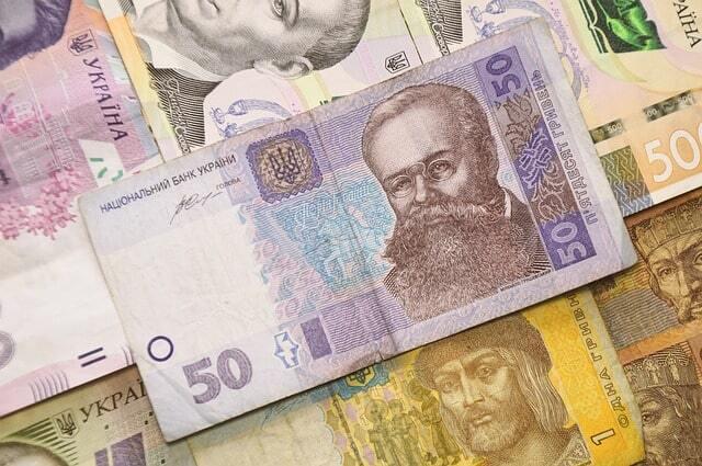 Як 1000 Зеленського і валютні махінації можуть допомогти Україні?
