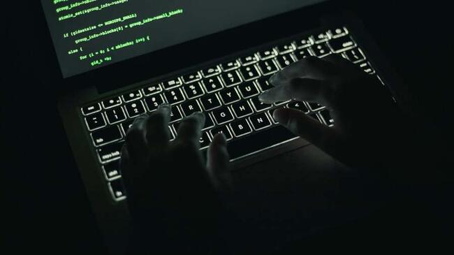 Operador de Darknet Enfrenta Cadena Perpetua por Venta Masiva de Fentanilo y Metanfetamina