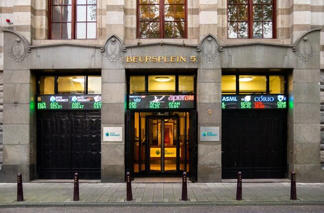 Nieuwe all-time highs voor AEX koers mogelijk bij doorbraak boven 900 punten
