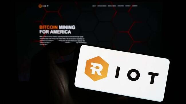Coinbase Fornisce una Linea di Credito da 100 Milioni di Dollari alla Società di Mining di Bitcoin Riot Platforms