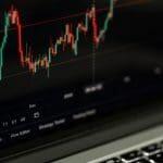 Bitcoin koers neemt adempauze – cardano, dogecoin & sui breken uit