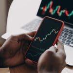 Cryptomunt PENGU stormt top 100 binnen na 184% stijging