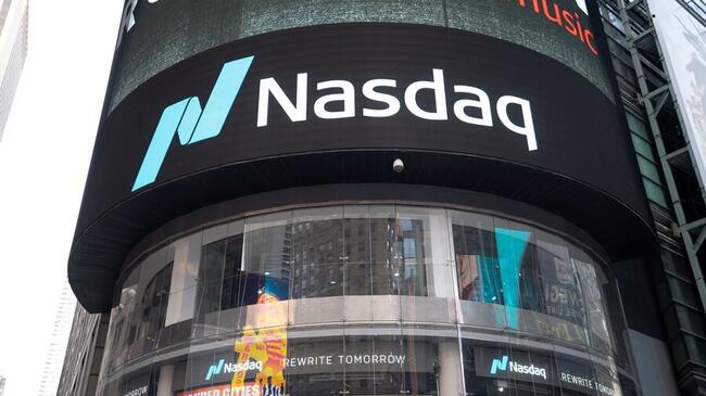 Empresa de IA Planea Comprar $300 Millones en Bitcoin y TRUMP a Pesar de Advertencia del Nasdaq
