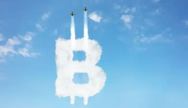 Bitcoin ultrapassa US$ 105 mil pela primeira vez desde janeiro, enquanto XRP e Dogecoin sobem